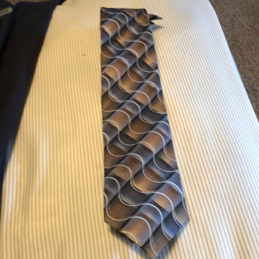 Claiborne neck tie